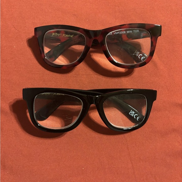 **2 for 20** Betsy Johnson Black &Tortoise Shell Glasses 3.00+  readers 2 pairs - Picture 1 of 9